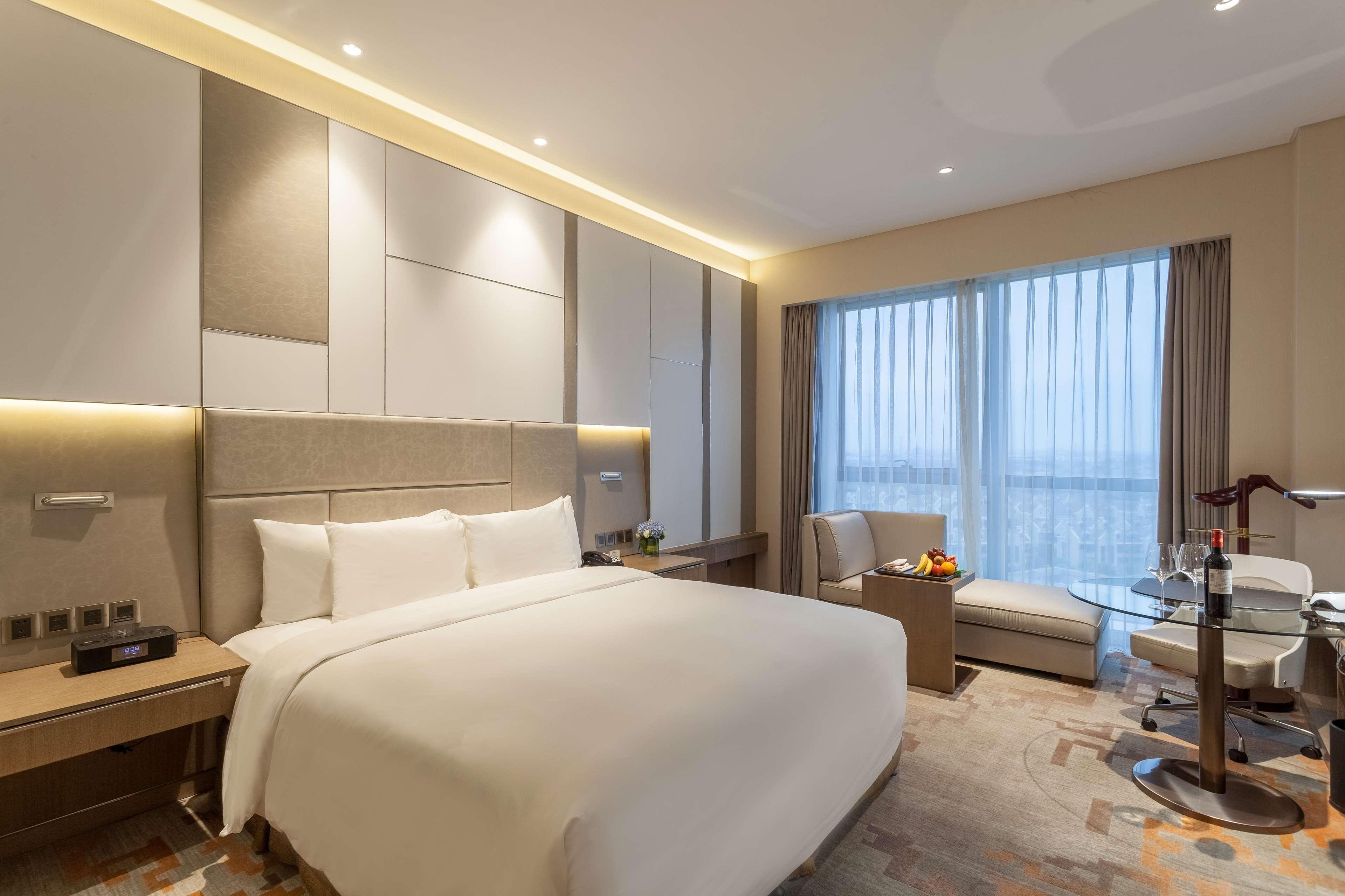 Radisson Exhibition Center Shanghai Exterior photo